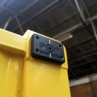 KIT DE FIXATION DE RAILS MÉTALLIQUE SUR CONTAINER MARITIME