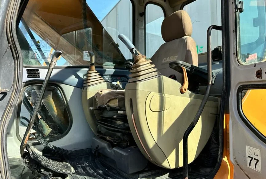 2005 CASE CX210
