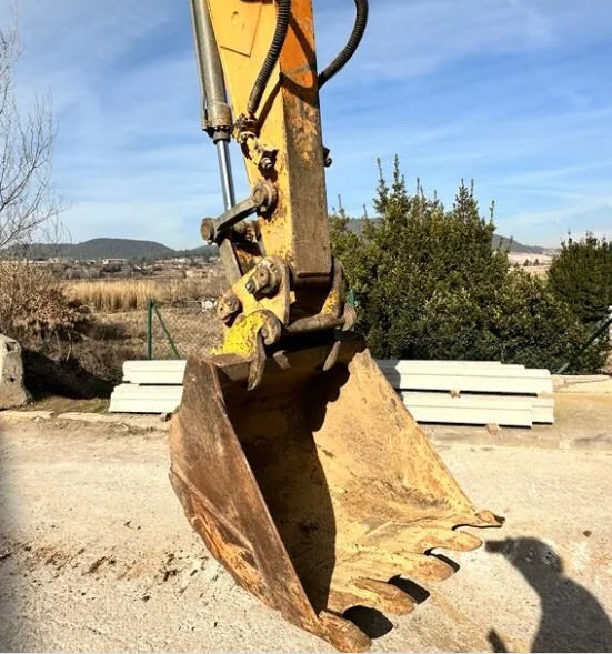 2005 CASE CX210
