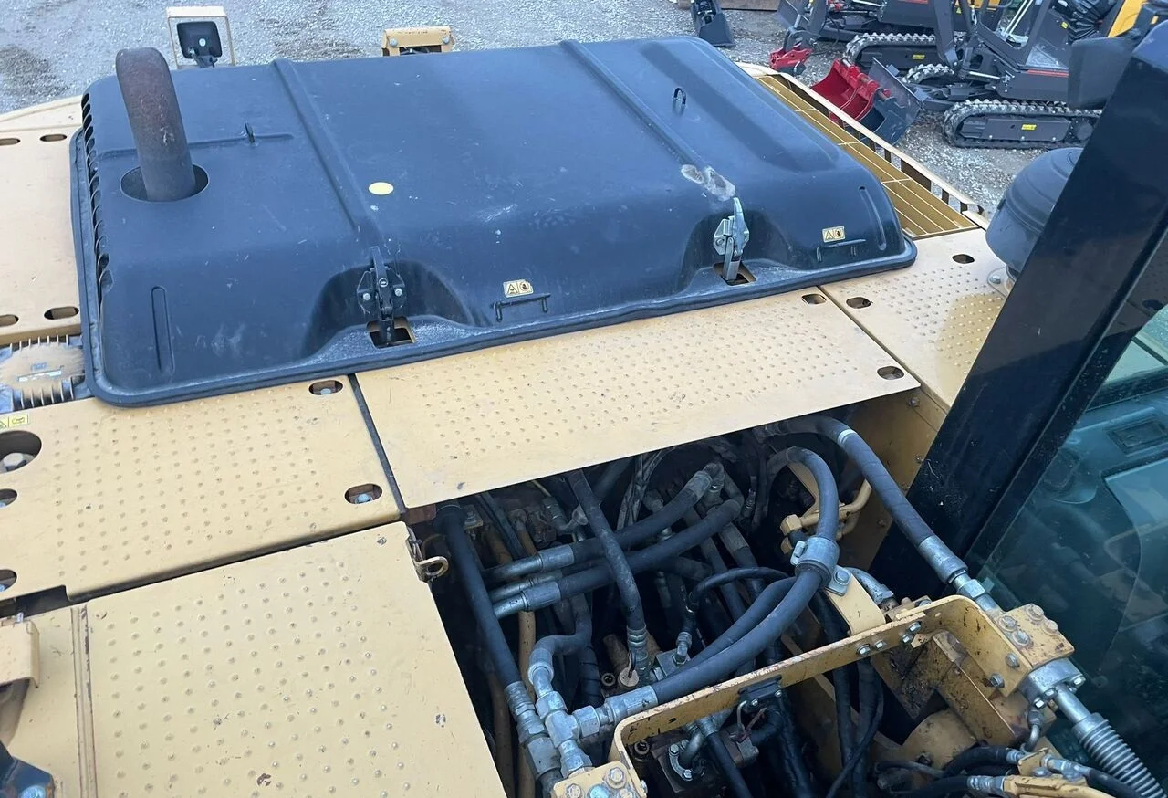 2011 CATERPILLAR 320DL