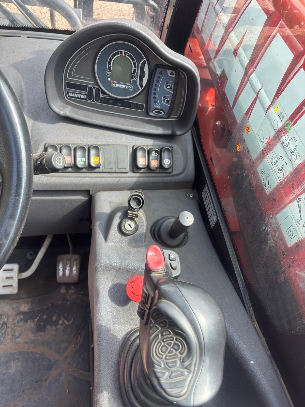 MANITOU MT 625 H COMFORT AVEC ACCESSOIRES