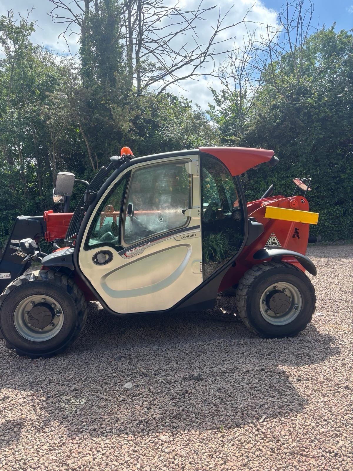 MANITOU MT 625 H COMFORT AVEC ACCESSOIRES
