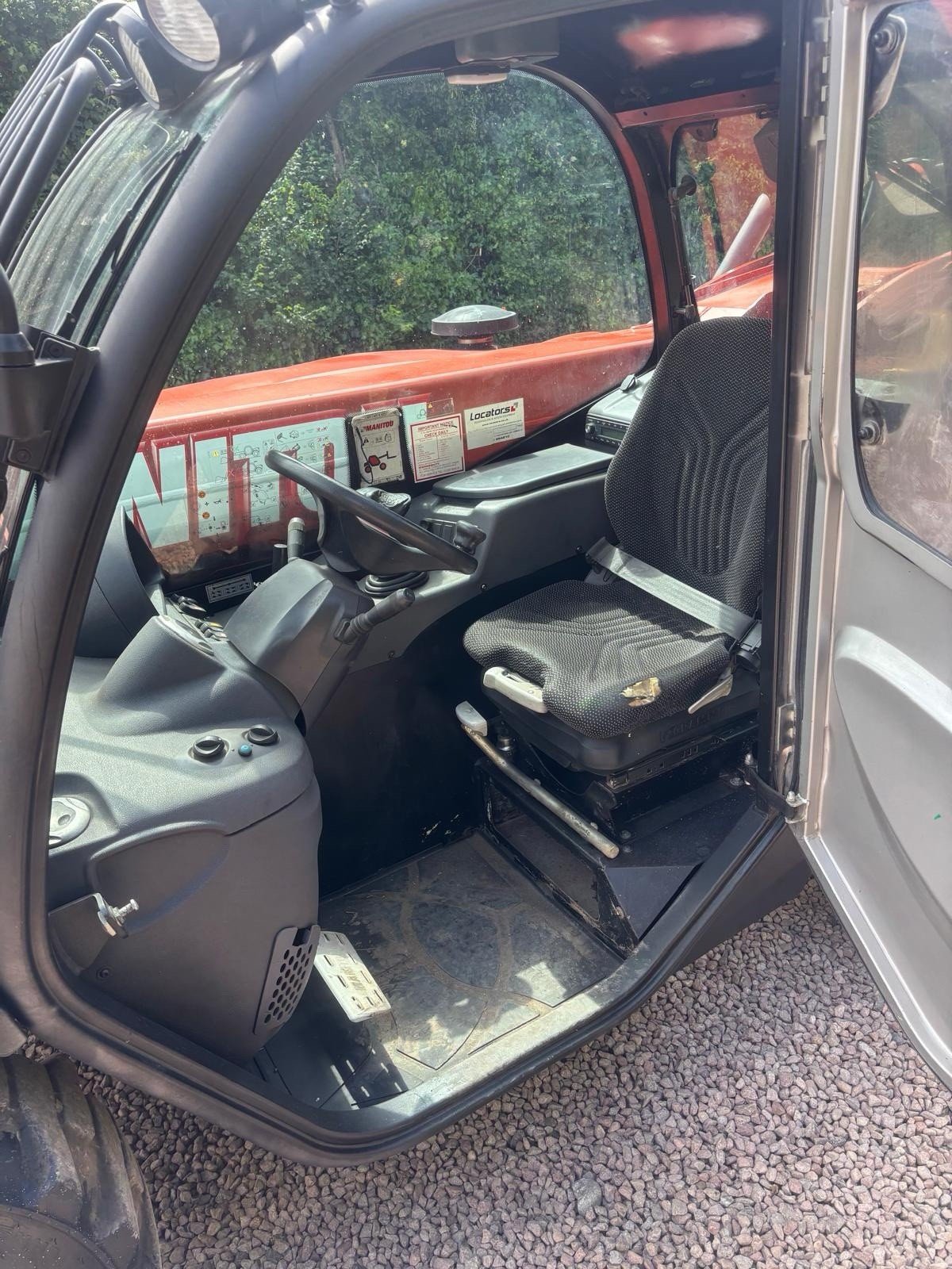 MANITOU MT 625 H COMFORT AVEC ACCESSOIRES