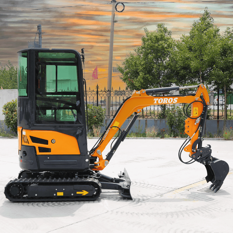 MINI PELLE 1,8T TOROS MOTEUR KUBOTA D902