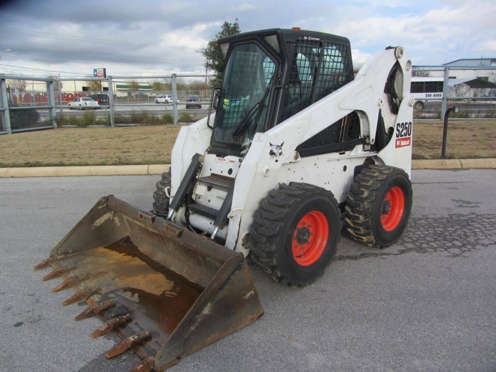 Chargeuse compacte Bobcat S250 – 2010