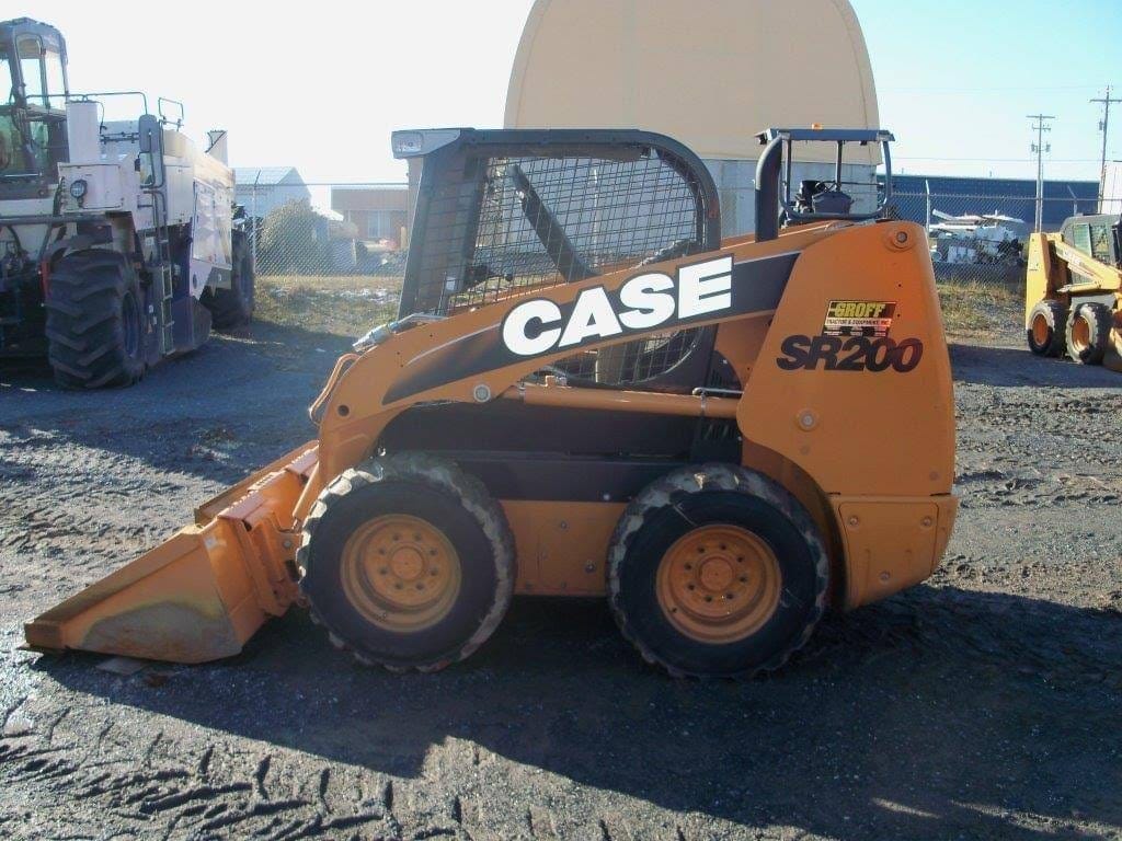 Chargeuse compacte Case SR200 – 2011